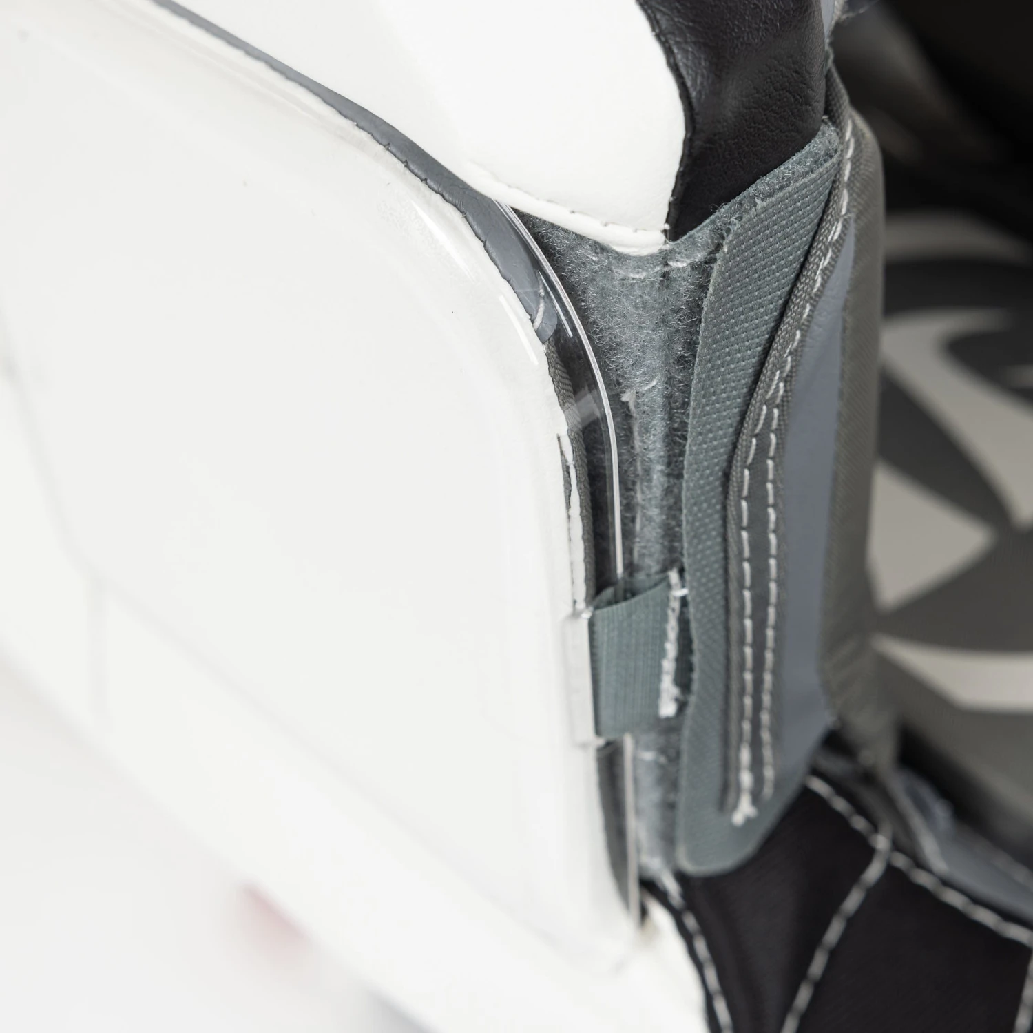 Warrior Ritual G6 E+ Senior Goalie Leg Pads - Image 9