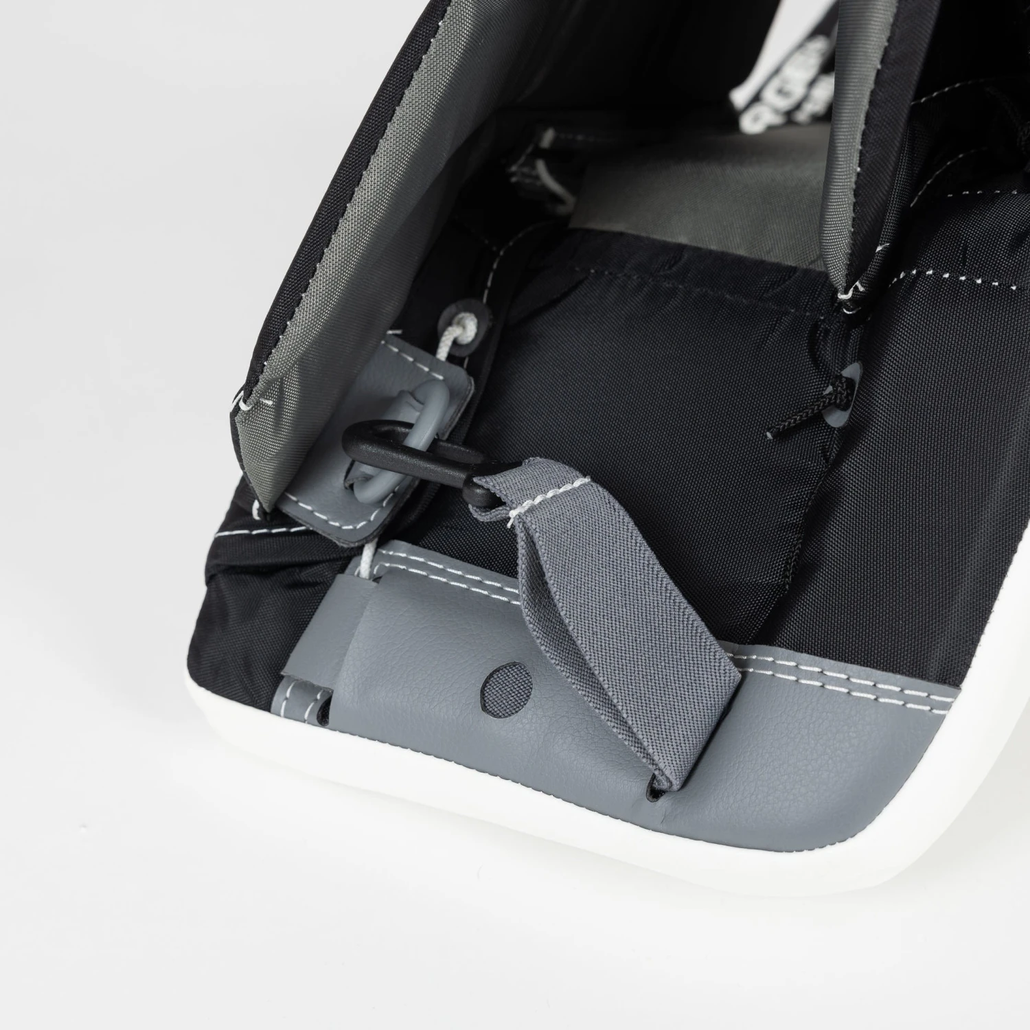 Warrior Ritual G6 E+ Youth Goalie Leg Pads - Image 9